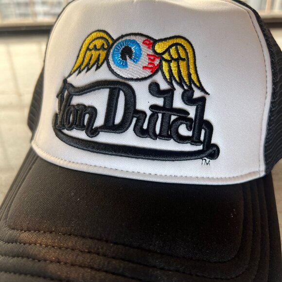Von Dutch Flying Eyeball Trucker Hat - Picture 2 of 8